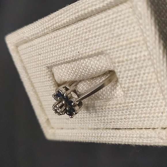 14k White Gold, Blue and White Floral Ring - Picture 2 of 6